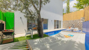 Islamlar Apartment with Private Pool 3248